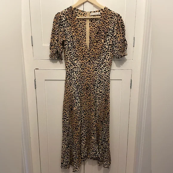 Faithfull the Brand Marie Louise midi dress in a leopard print. - Picture 2 of 9